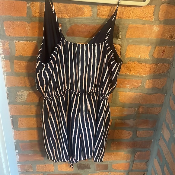 Striped Romper - Picture 5 of 7